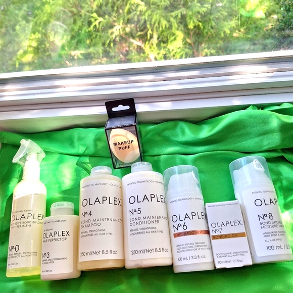 Olaplex Holidays Bundle deals‎